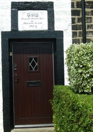 Female Union Society plaque in Ramsbottom11-18041