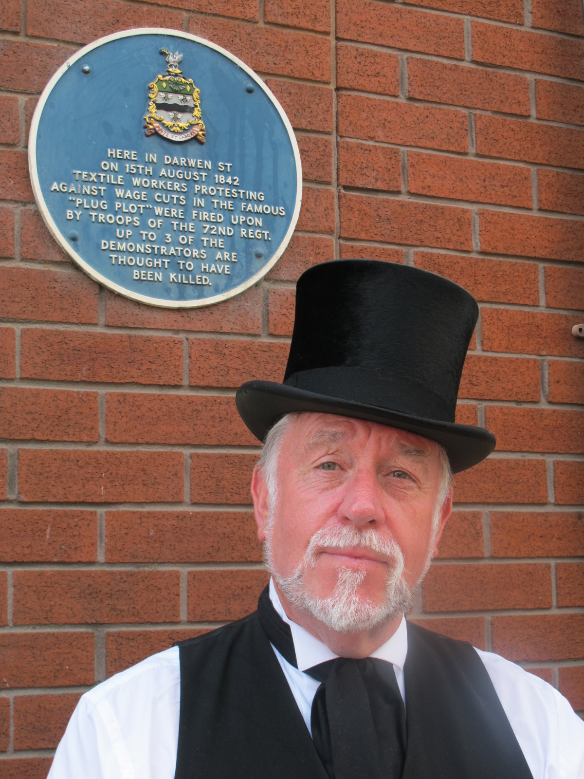 simon entwhistle11-31315